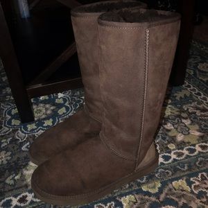Tall Chocolate Ugg’s